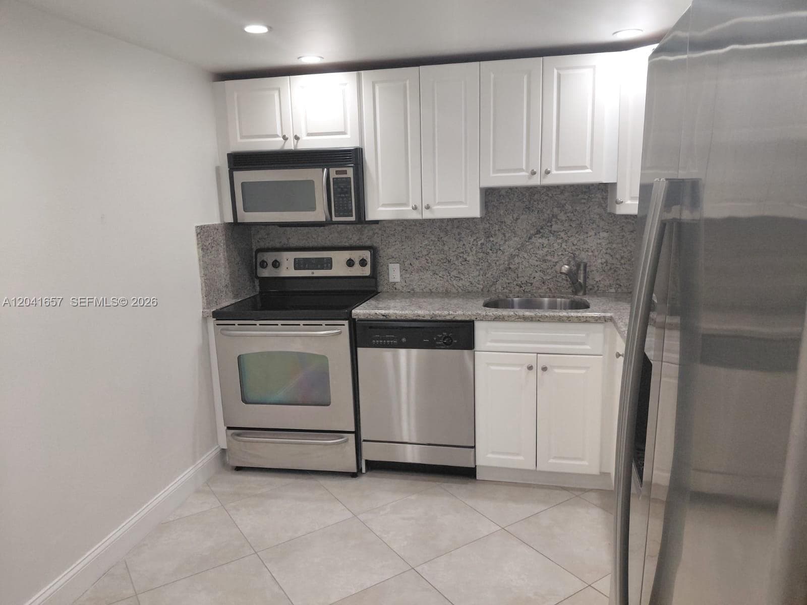 ARLEN BEACH CONDO · #619 in Miami Beach - Photo 10