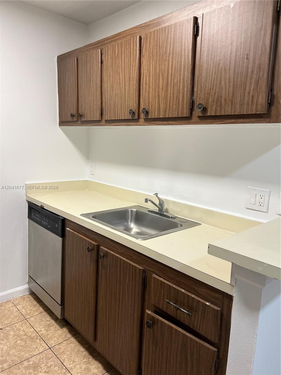 CROSS CREEK CONDO · #B44 in West Palm Beach - Photo 10