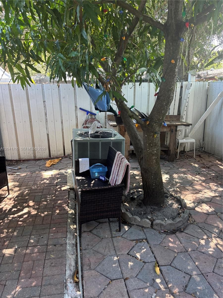 21122 NW 39th Ave photo 28