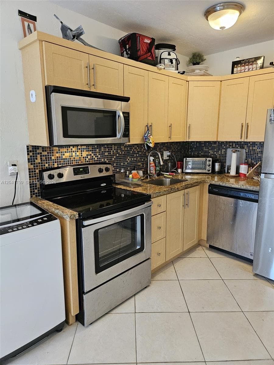 SEA WASH CONDO · #22 in Miami Beach - Photo 3
