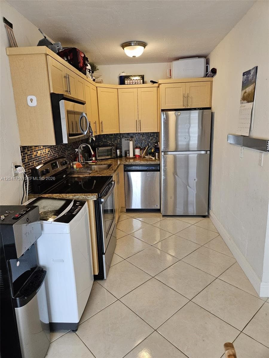 SEA WASH CONDO · #22 in Miami Beach - Photo 5