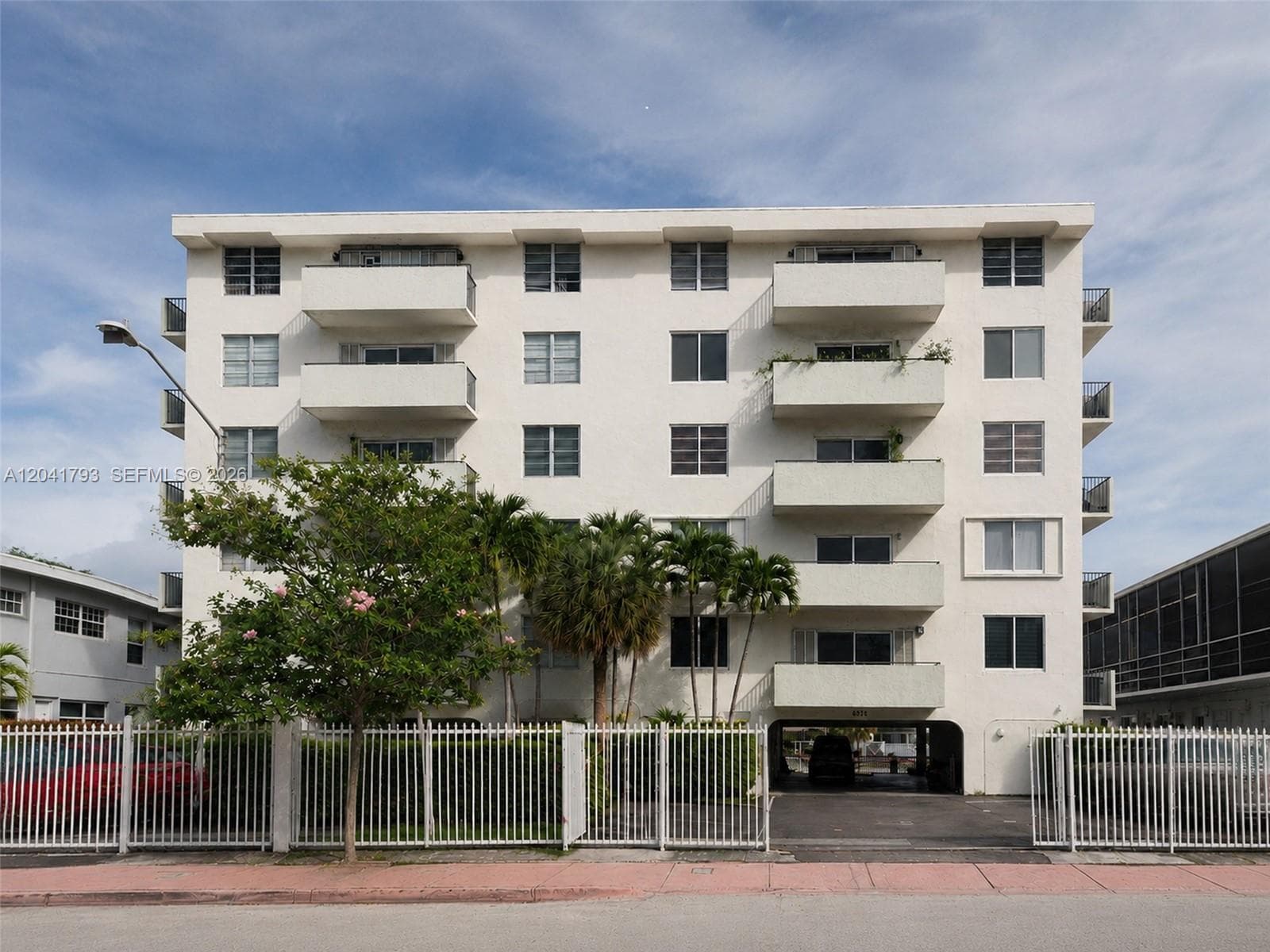 CREEK TOWERS & YACHT CLUB · #6B in Miami Beach - Photo 2