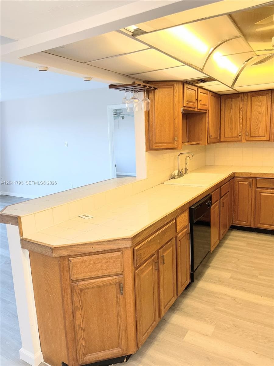 CREEK TOWERS & YACHT CLUB · #6B in Miami Beach - Photo 5