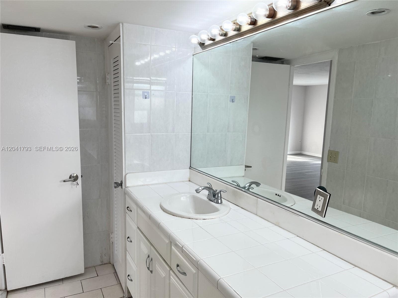 CREEK TOWERS & YACHT CLUB · #6B in Miami Beach - Photo 14