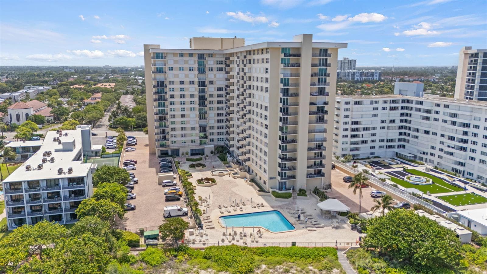 28-web-or-mls-1900 S Ocean Blvd 10J, Pom