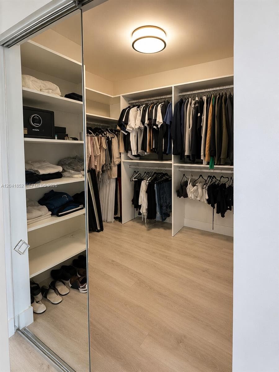 HARBORSIDE AT THE WATERWA · #502 in Aventura - Photo 20