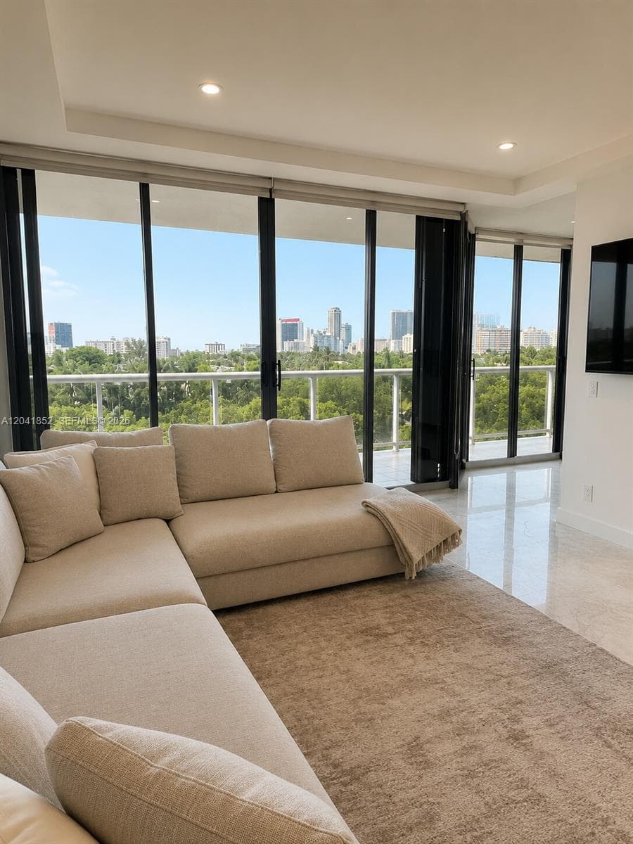 HARBORSIDE AT THE WATERWA · #502 in Aventura - Photo 10