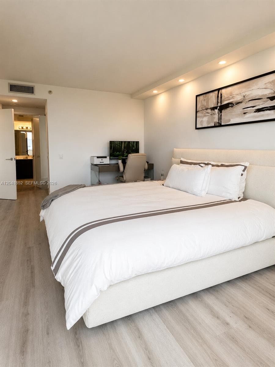 HARBORSIDE AT THE WATERWA · #502 in Aventura - Photo 18