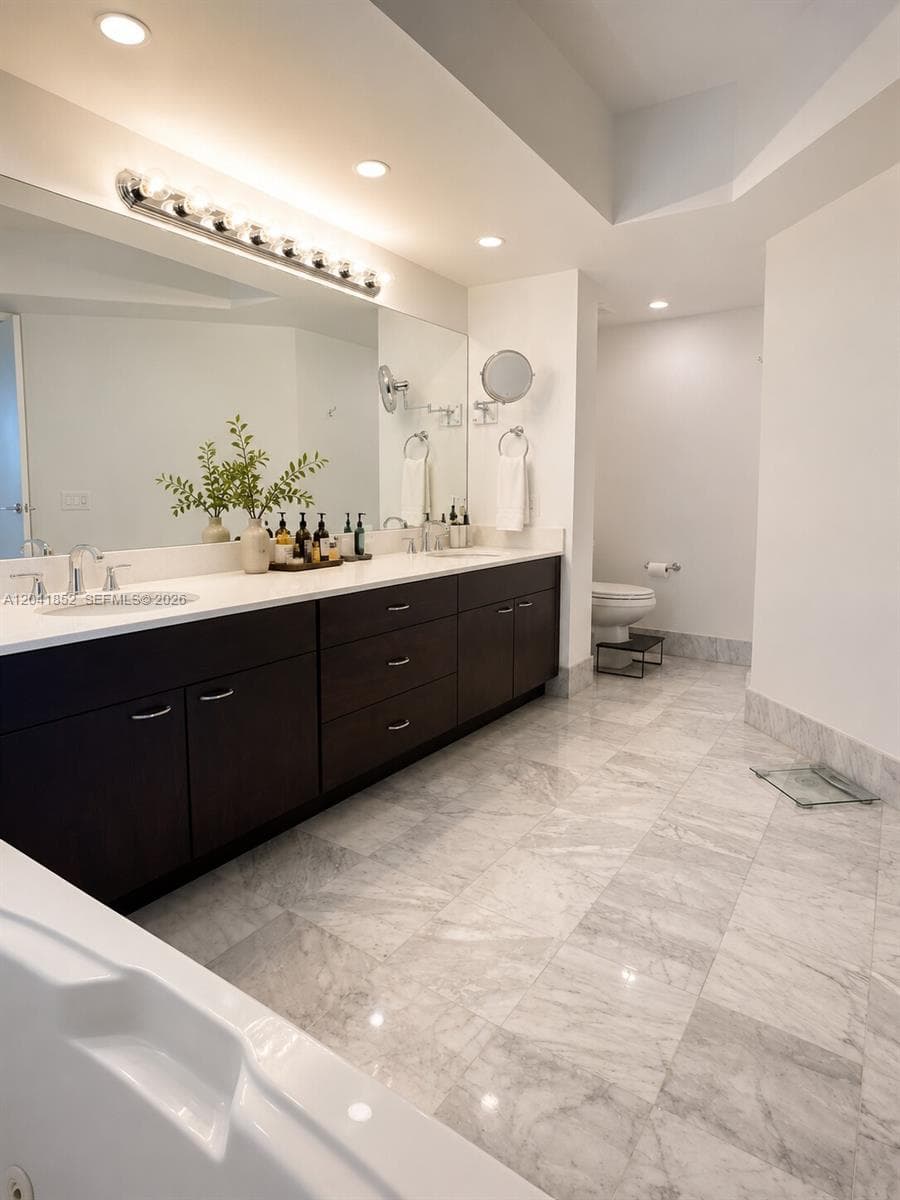 HARBORSIDE AT THE WATERWA · #502 in Aventura - Photo 21