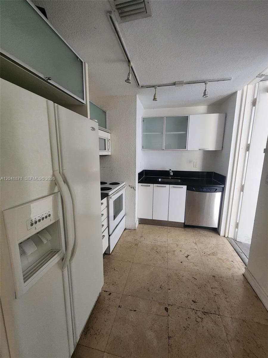 BAY HARBOR ISLAND · #212 in Bay Harbor Islands - Photo 7