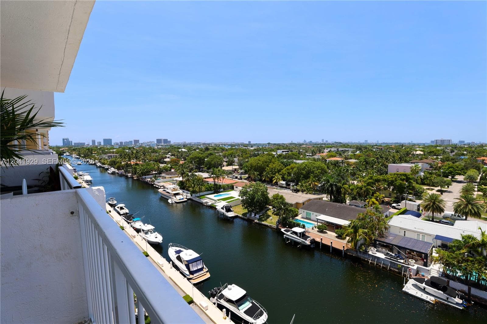 KEYSTONE TOWERS CONDO · #906 in North Miami - Photo 1