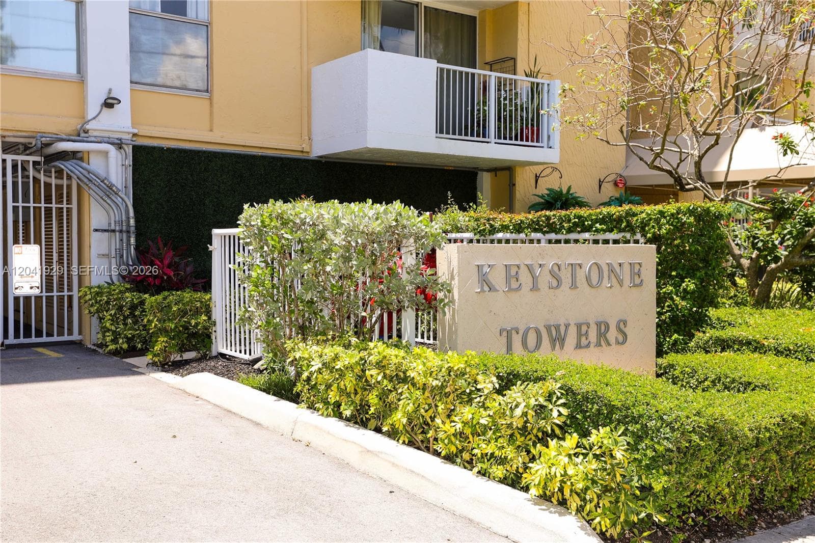 KEYSTONE TOWERS CONDO · #906 in North Miami - Photo 9