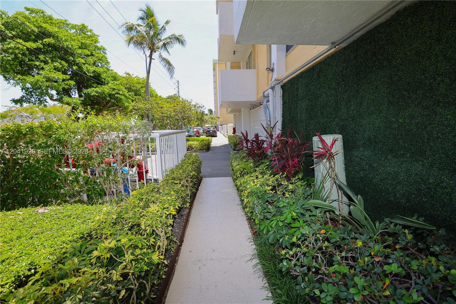 KEYSTONE TOWERS CONDO · #906 in North Miami - Photo 54