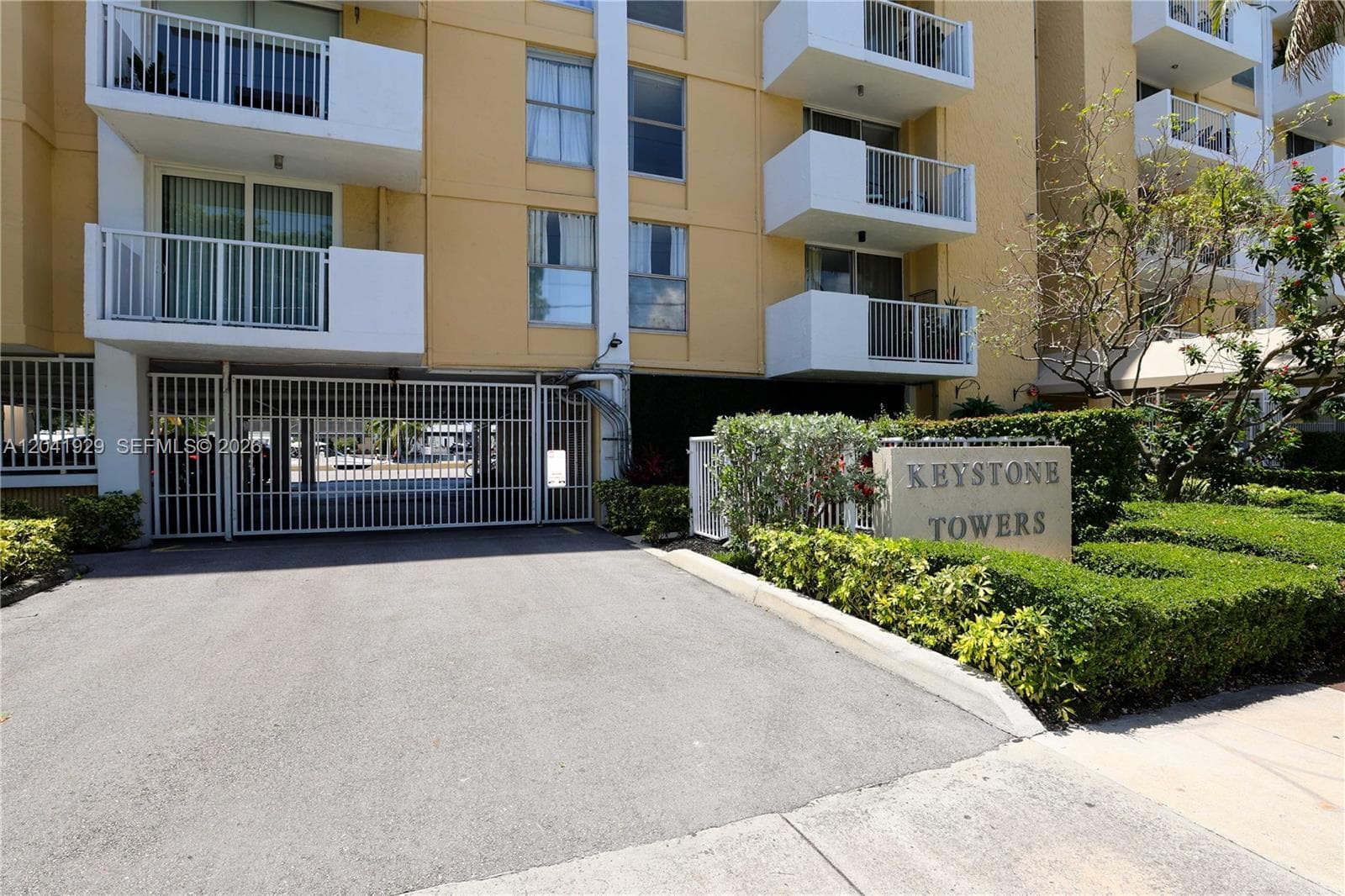 KEYSTONE TOWERS CONDO · #906 in North Miami - Photo 8