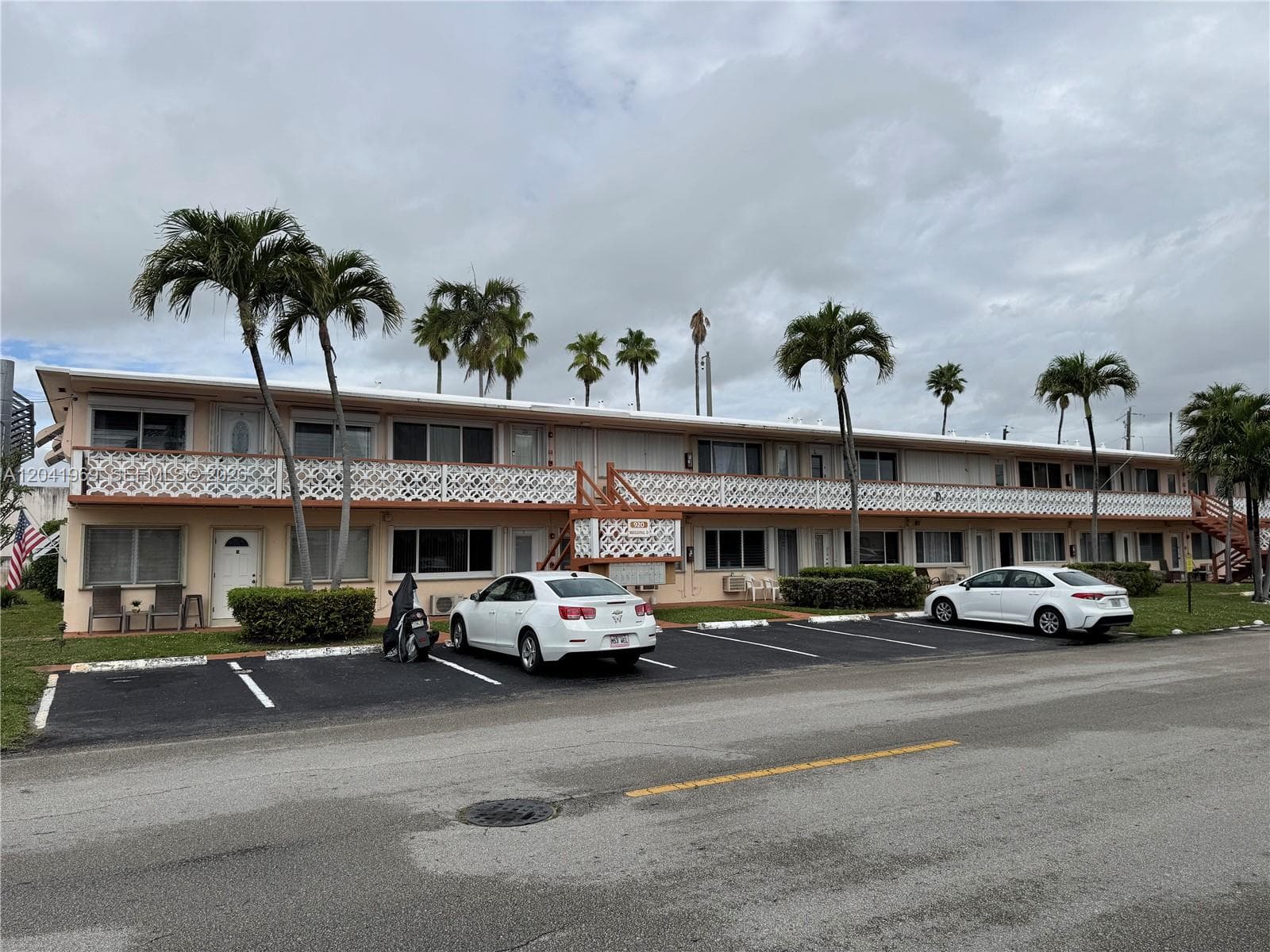 ROLEN LAKE GARDENS CO-OP · #11 in Hallandale Beach - Photo 12