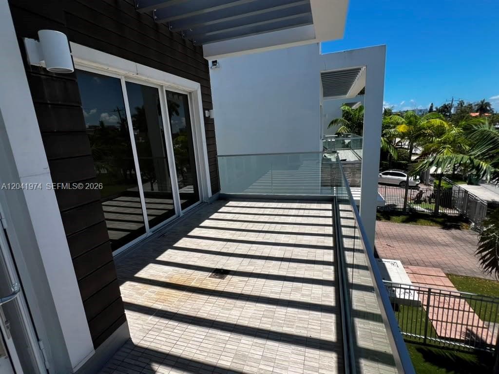 18975 Atlantic Blvd #18975 photo 12