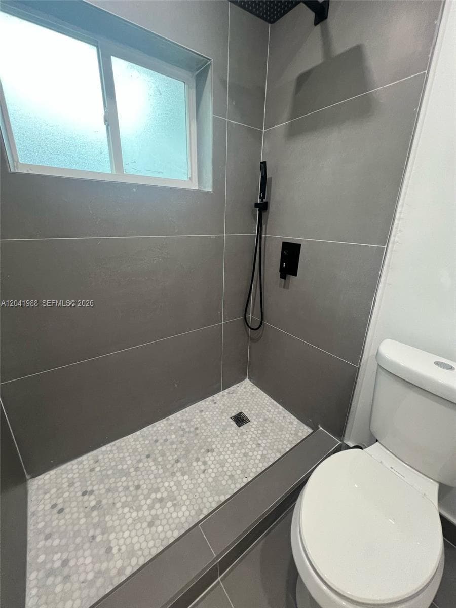 2611 NE 204th Ter photo 13