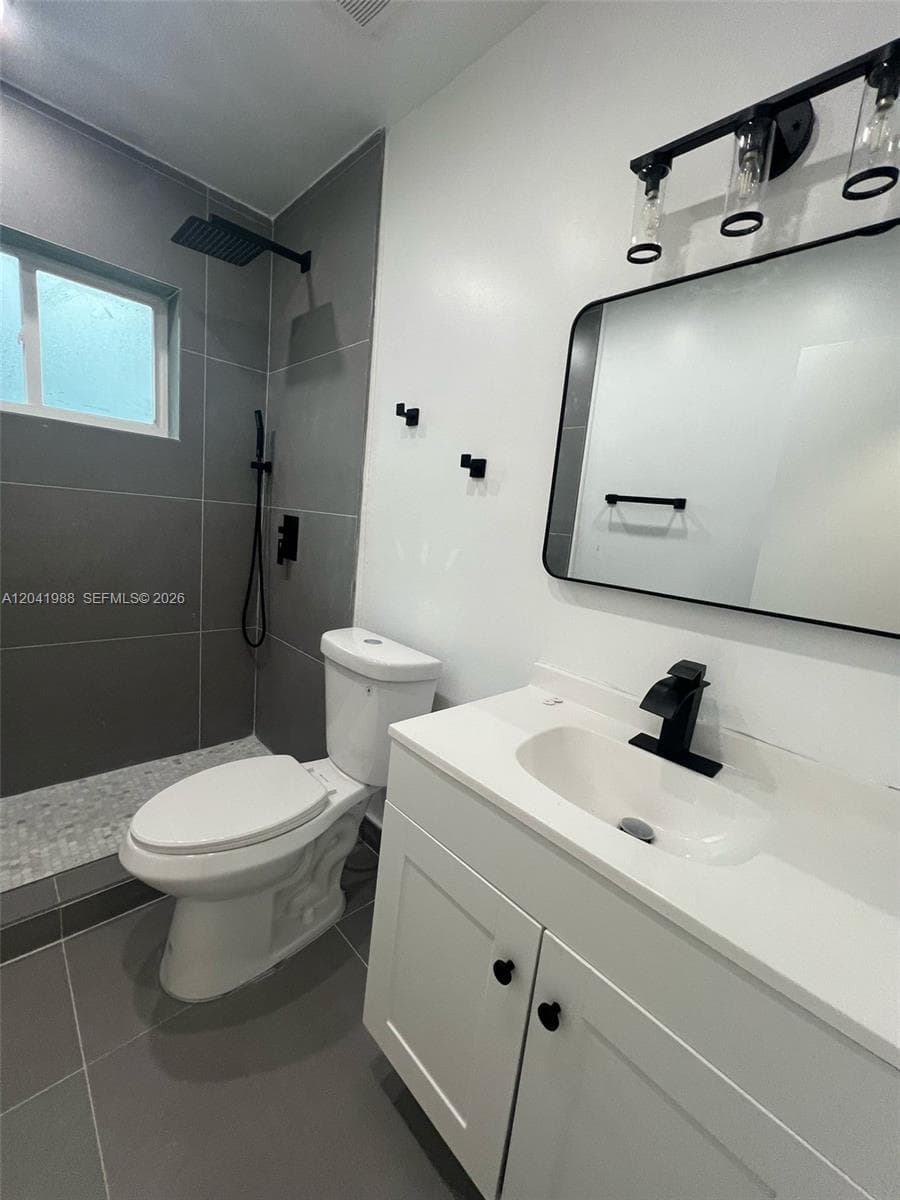 2611 NE 204th Ter photo 5