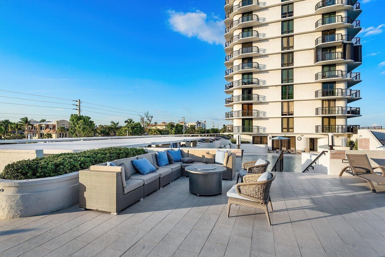 050-250SouthOceanBoulevard-BocaRaton-FL-