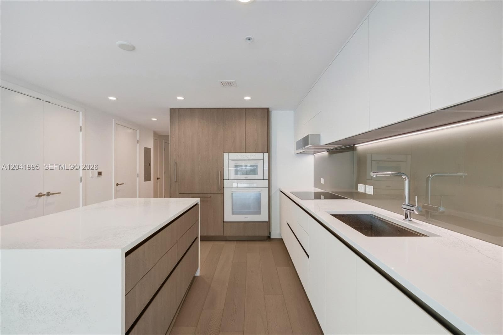 LA BAIA BAY HARBOR ISLAND · #210 in Bay Harbor Islands - Photo 2