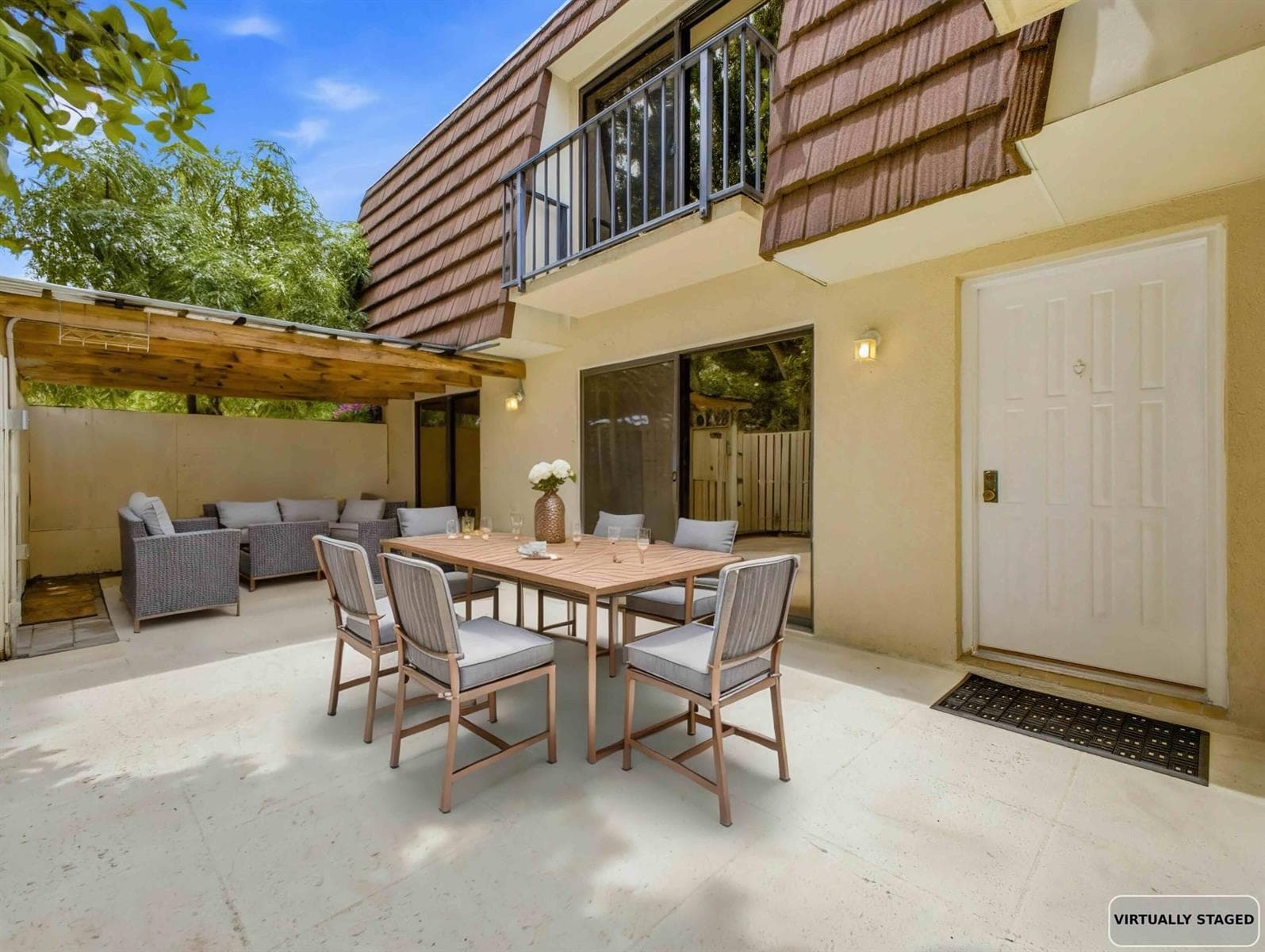 Courtyard_Staged