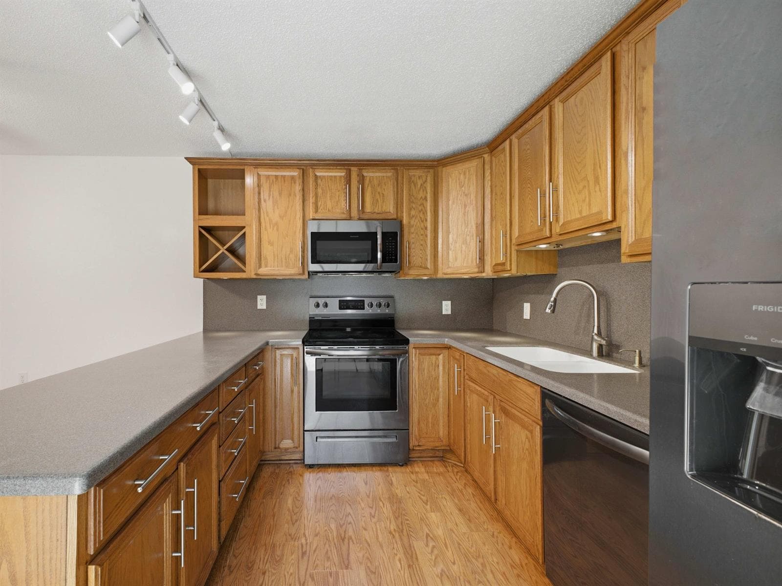 Kitchen_2