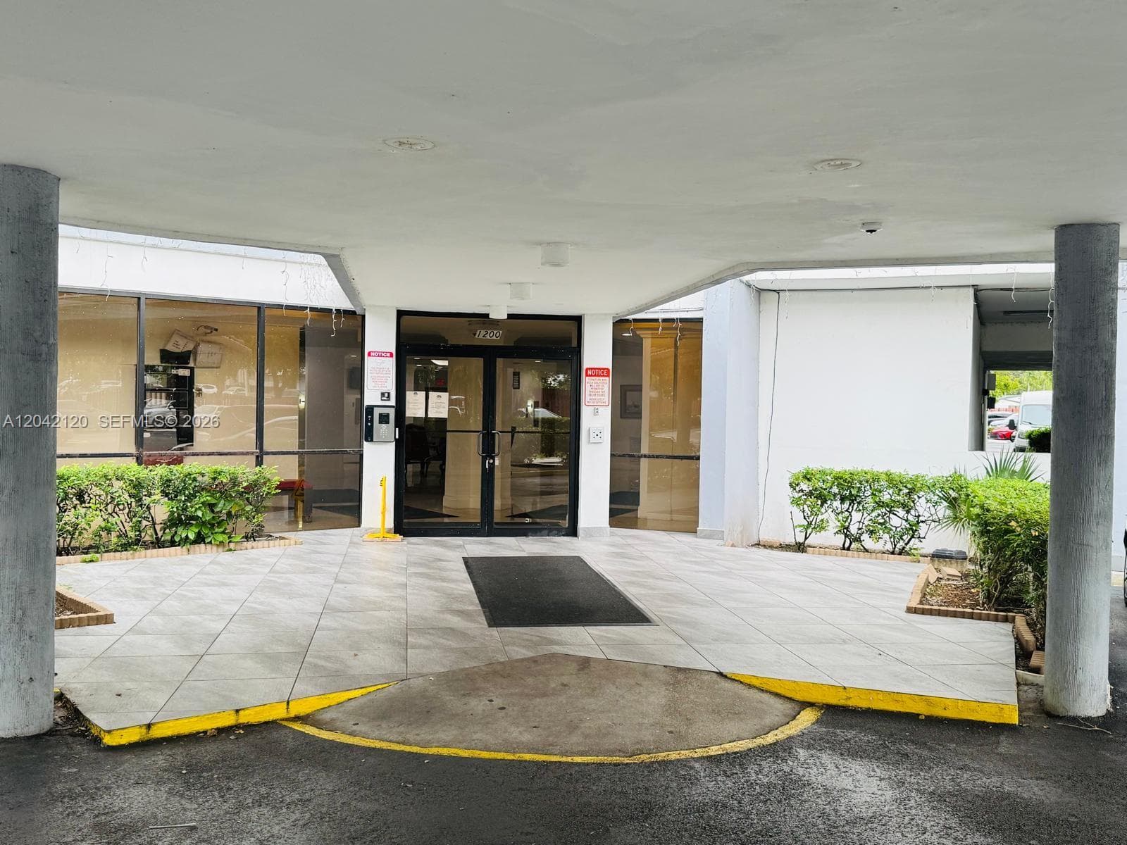 WILSHIRE CONDO · #218W in Miami - Photo 6