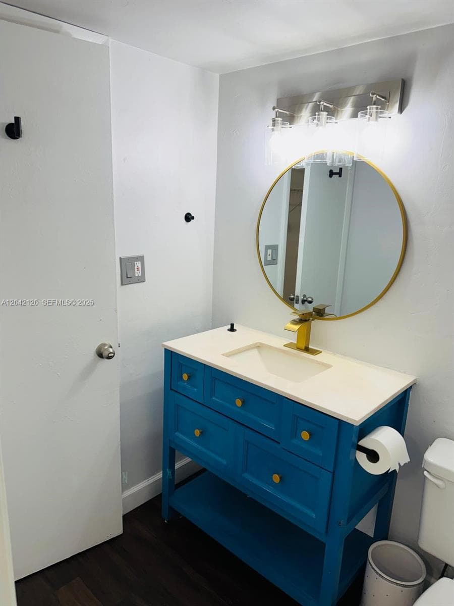 WILSHIRE CONDO · #218W in Miami - Photo 3