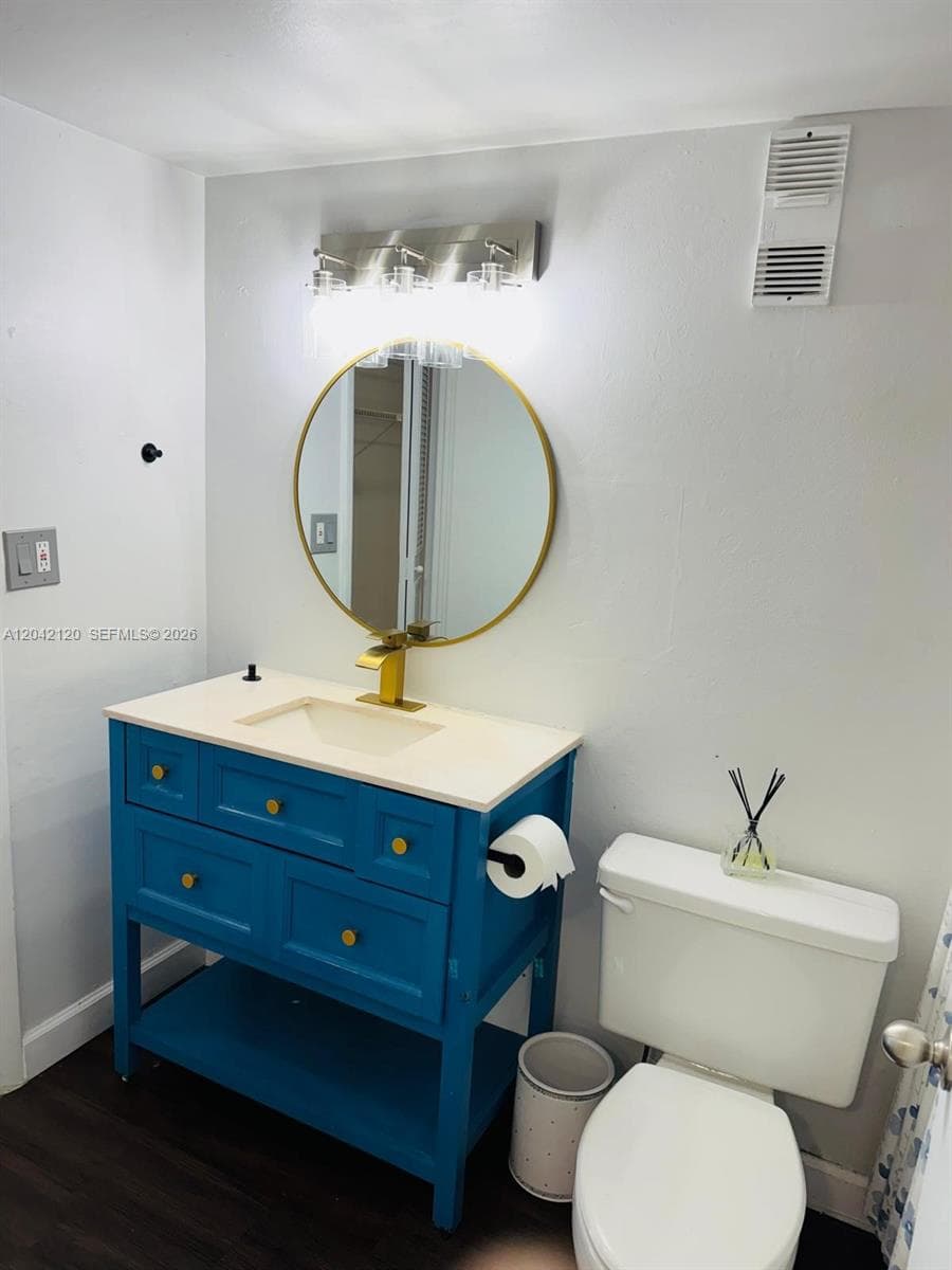 WILSHIRE CONDO · #218W in Miami - Photo 14