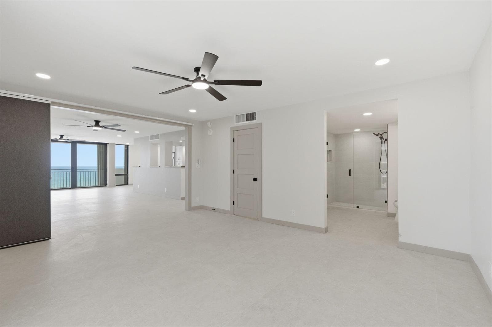 12-web-or-mls-5460_N_Ocean_Dr_Apt_6A_012
