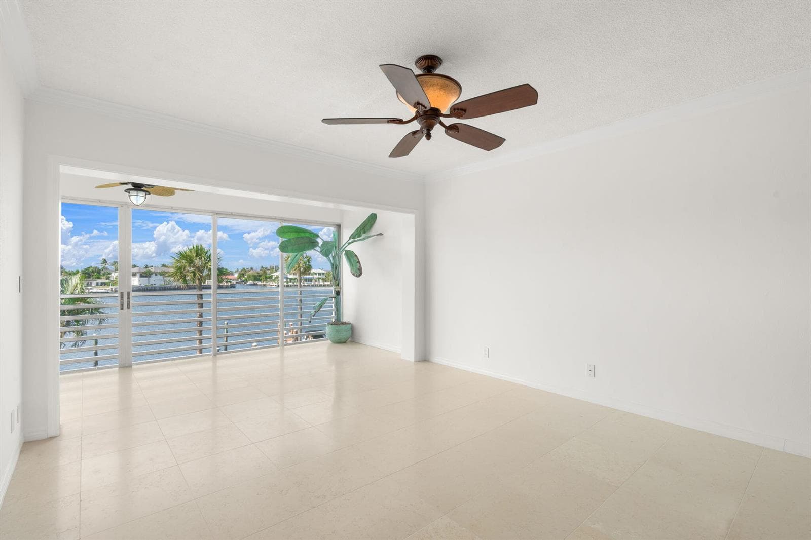 15-web-or-mls-951 Spanish Cir apt 346 De