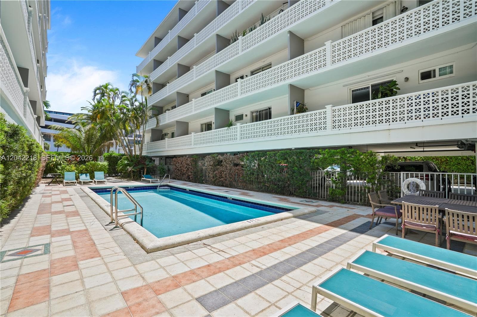 TWIN TOWERS · #203 in Miami Beach - Photo 23