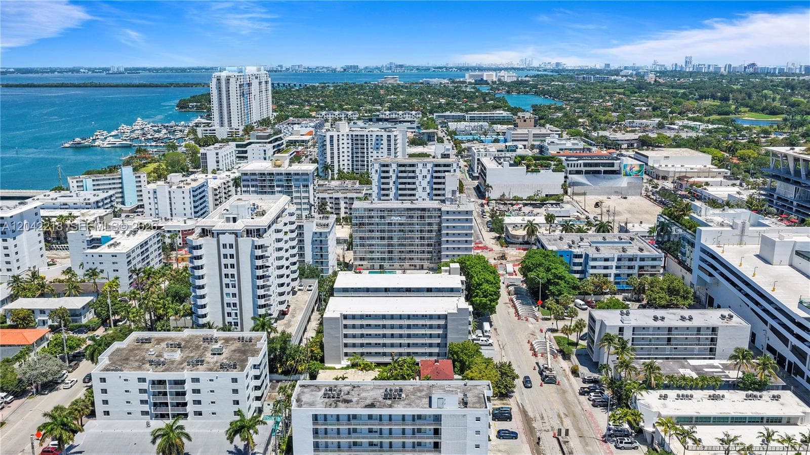 TWIN TOWERS · #203 in Miami Beach - Photo 36
