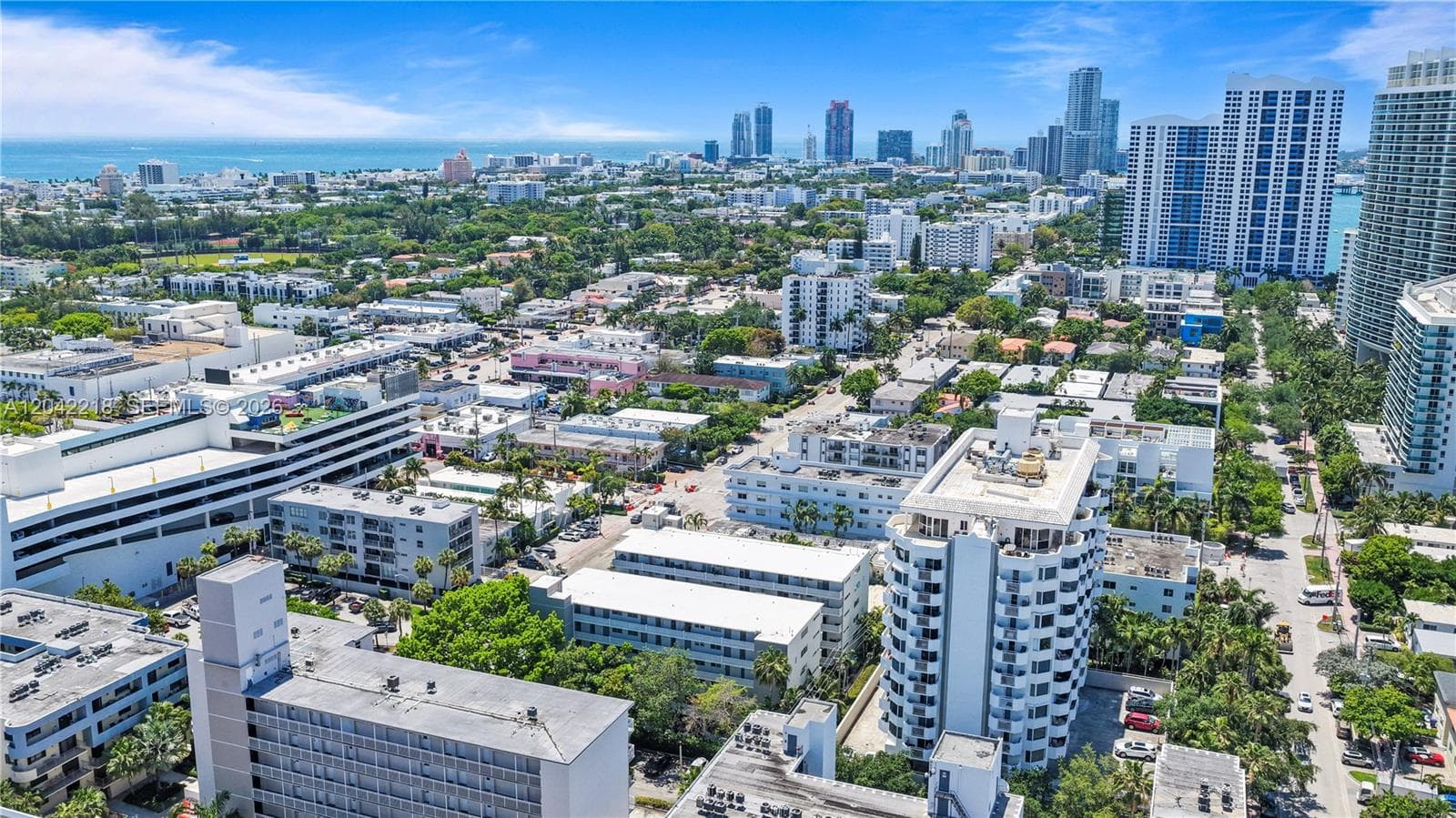 TWIN TOWERS · #203 in Miami Beach - Photo 32