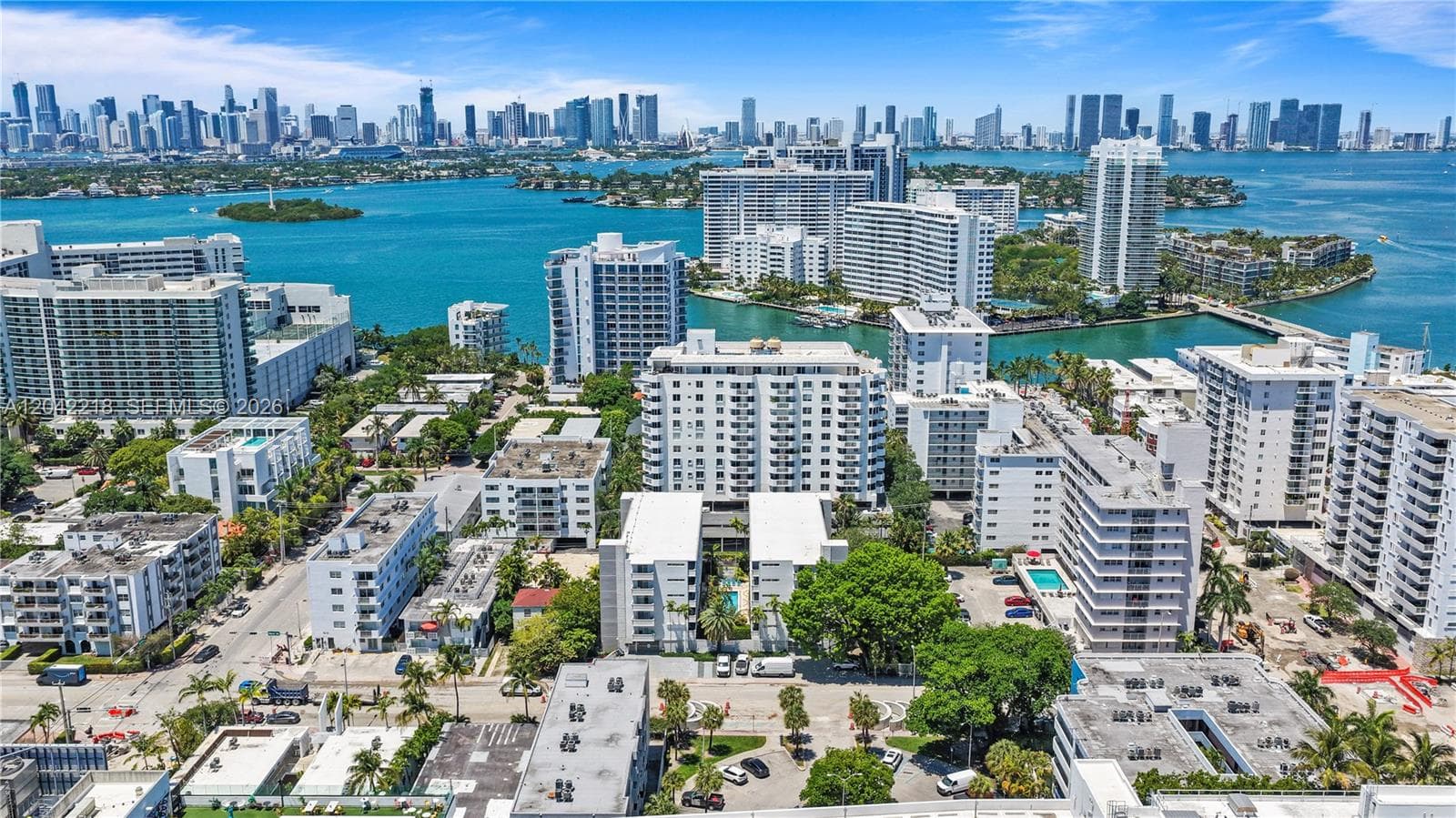 TWIN TOWERS · #203 in Miami Beach - Photo 38