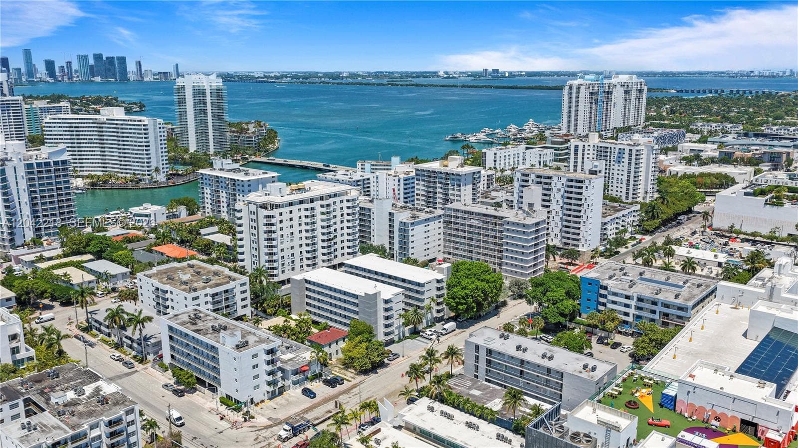 TWIN TOWERS · #203 in Miami Beach - Photo 37