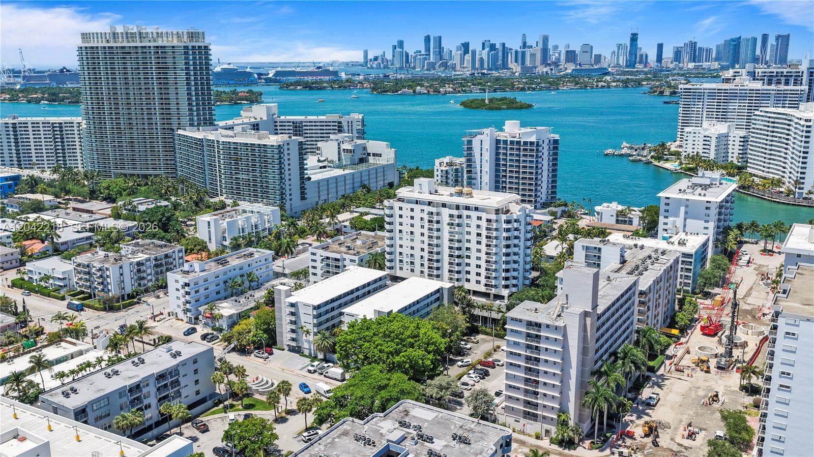 TWIN TOWERS · #203 in Miami Beach - Photo 39