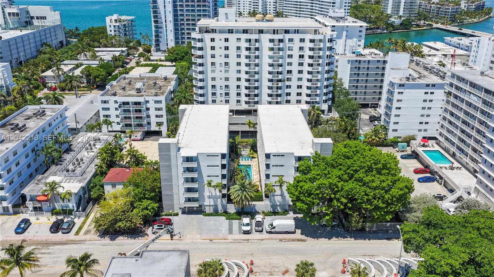 TWIN TOWERS · #203 in Miami Beach - Photo 29