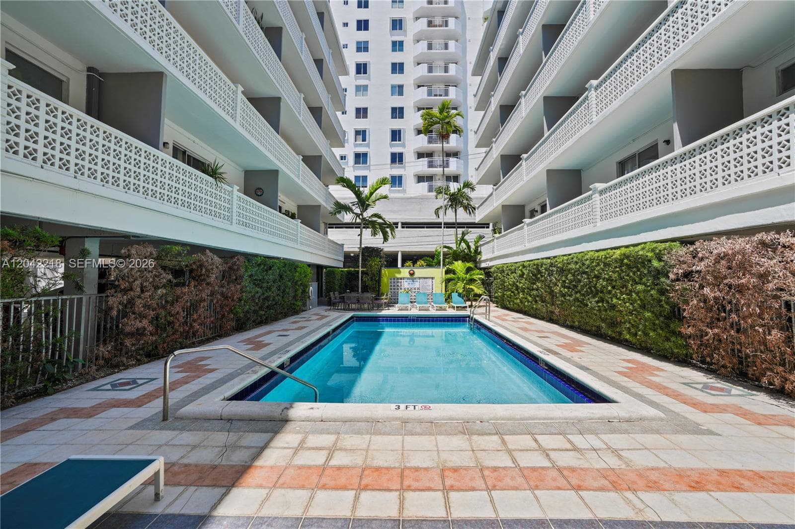 TWIN TOWERS · #203 in Miami Beach - Photo 21