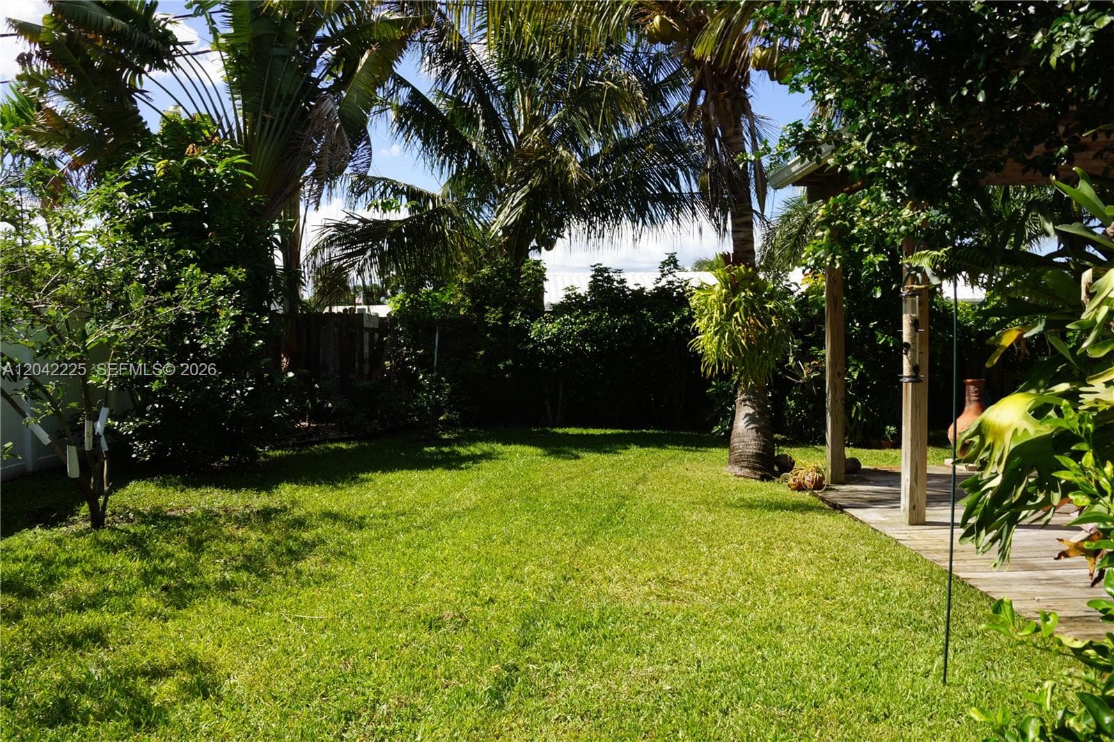1251 SW 11th Ter photo 24