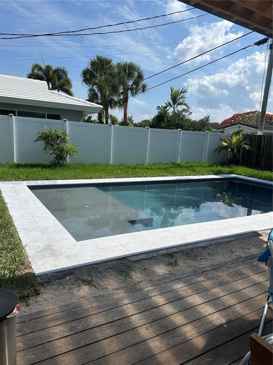 1251 SW 11th Ter photo 31