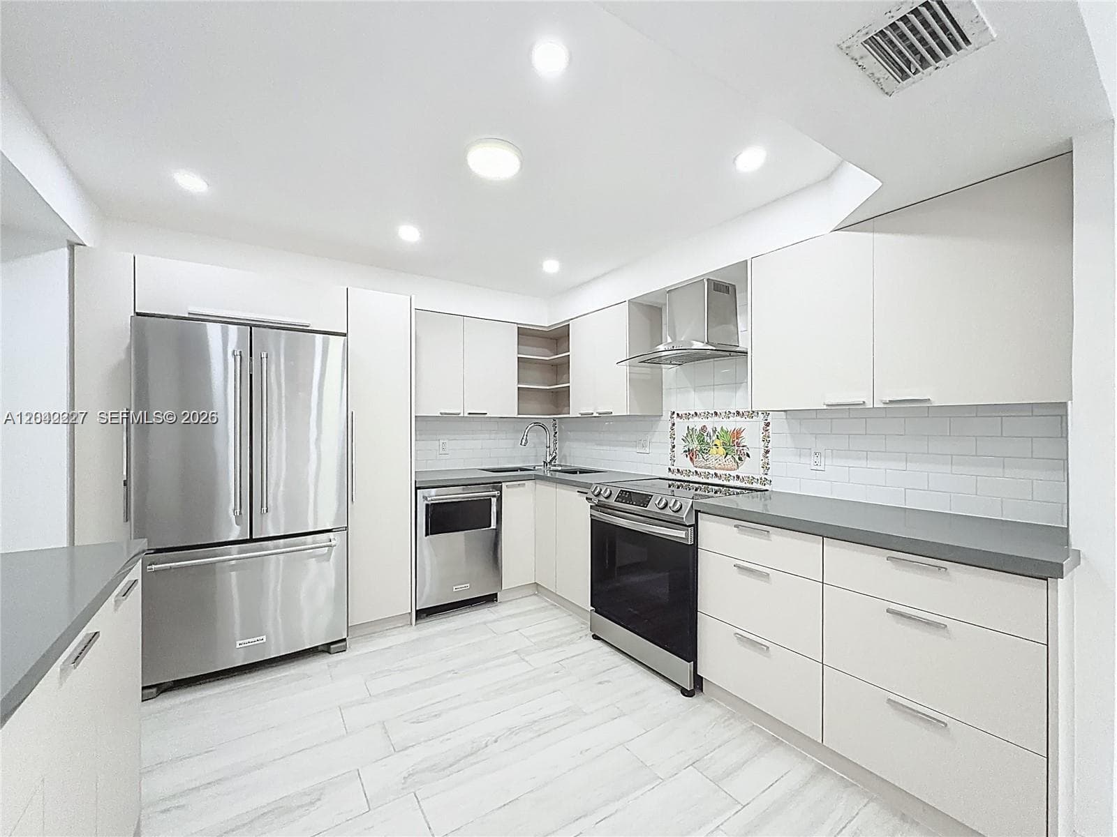 Winston Towers 100 · #1211 in Sunny Isles Beach - Photo 12