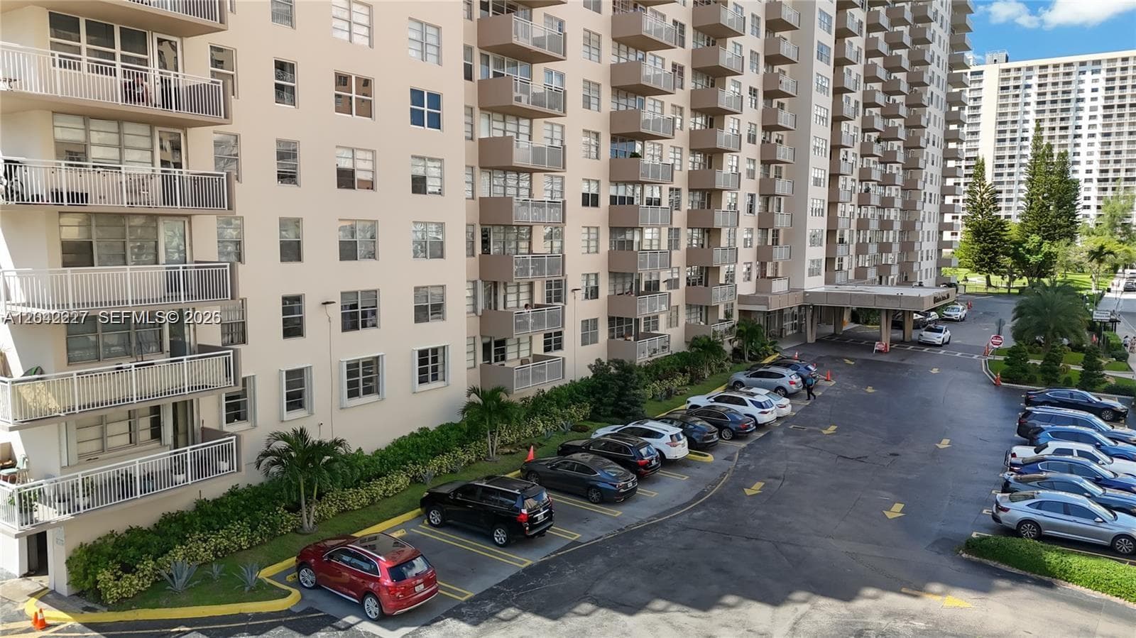 Winston Towers 100 · #1211 in Sunny Isles Beach - Photo 5