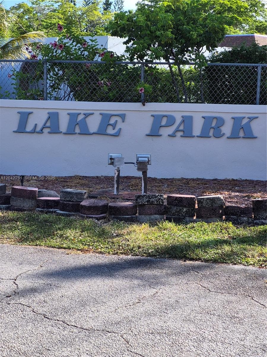 Lake Park Condo · #4G in Miami - Photo 1