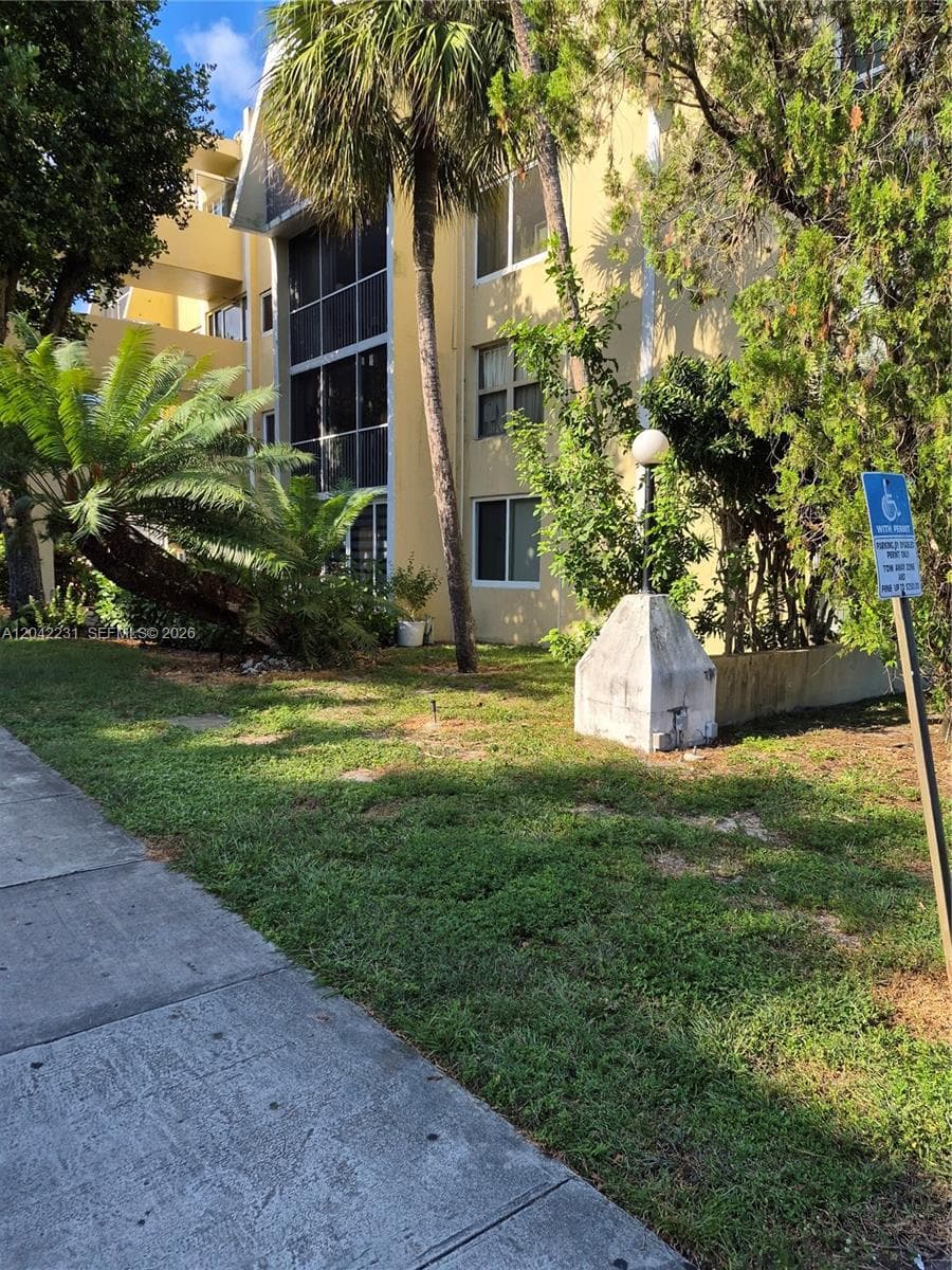 Lake  Park Condo · #4G in Miami - Photo 5
