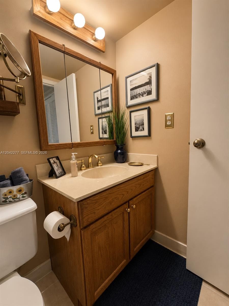 OCEANVIEW PARK CONDO · #726 in Hallandale Beach - Photo 13