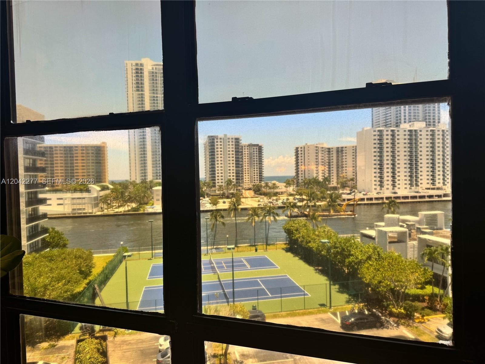 OCEANVIEW PARK CONDO · #726 in Hallandale Beach - Photo 14