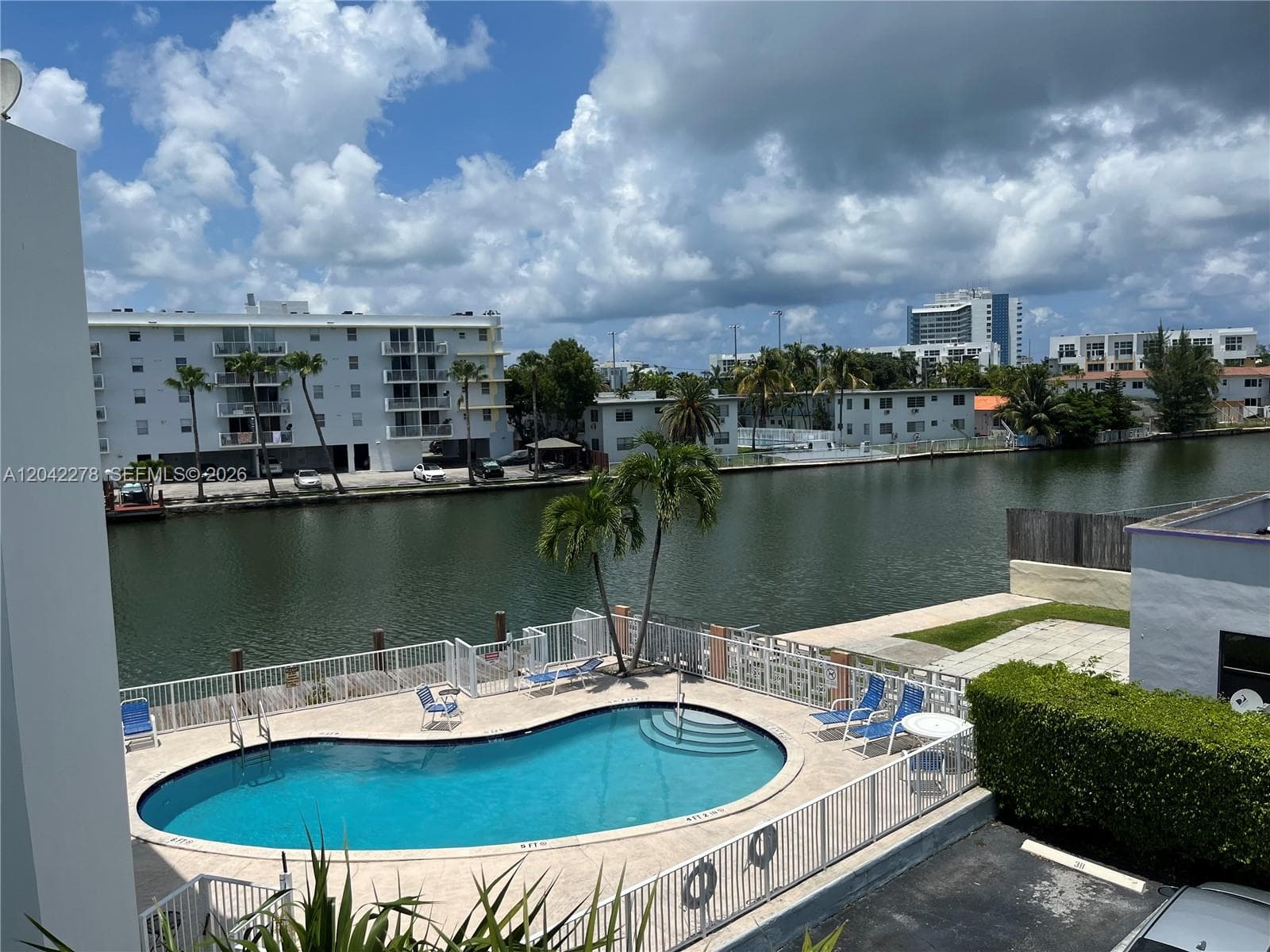 RIVE MARSEILLES CONDO · #309 in Miami Beach - Photo 4