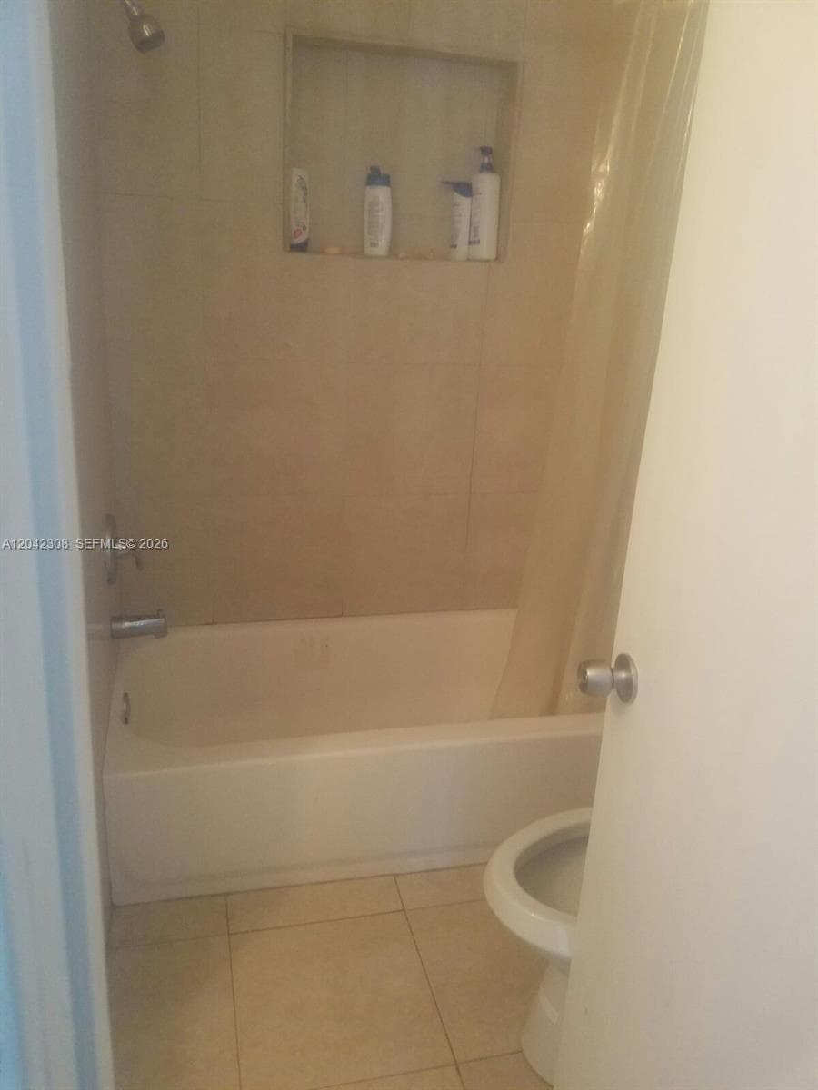 4214 Greenwood Ave photo 5
