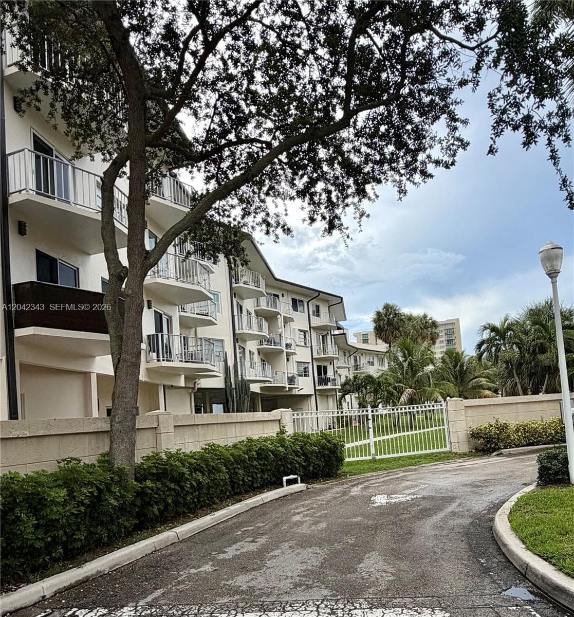 VILLAGE BY THE SEA CONDO · #308 in Lauderdale By The Sea - Photo 27